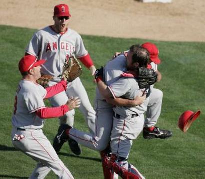 angels_clinch_al_west.jpg