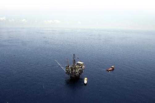 offshore oil platform Travel the world, meet interesting people, drill for oil